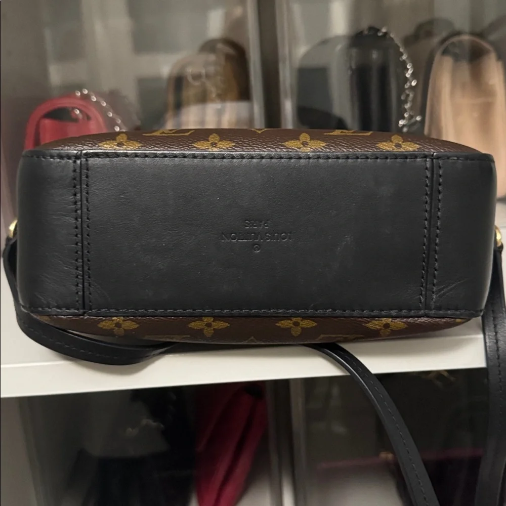 Authentic Louis Vuitton Saintonge Noir Monogram Crossbody Bag